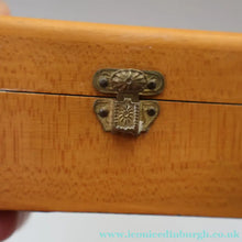 Load image into Gallery viewer, Antique 19th Century MAUCHLINE Ware Box. View of Windsor Castle on the Lid
