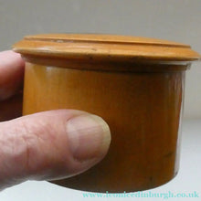 Load image into Gallery viewer, Antique SCOTTISH 19th Century MAUCHLINE Ware Trinket Box (c 1880), with an image of Holyrood Palace
