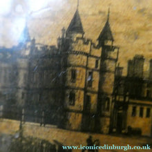 Load image into Gallery viewer, Antique SCOTTISH 19th Century MAUCHLINE Ware Trinket Box (c 1880), with an image of Holyrood Palace
