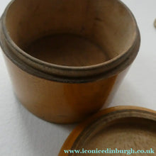 Load image into Gallery viewer, Antique SCOTTISH 19th Century MAUCHLINE Ware Trinket Box (c 1880), with an image of Holyrood Palace
