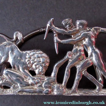 Load image into Gallery viewer, Antique Scottish Silver. 1890s Hamilton &amp; Inches Hallmarked Menu Holder: BEAR HUNT
