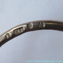 Load image into Gallery viewer, Antique Scottish Silver. 1890s Hamilton &amp; Inches Hallmarked Menu Holder: BEAR HUNT

