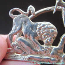 Load image into Gallery viewer, Antique Scottish Silver. 1890s Hamilton &amp; Inches Hallmarked Menu Holder: BEAR HUNT
