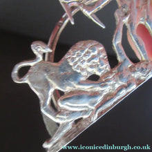 Load image into Gallery viewer, Antique Scottish Silver. 1890s Hamilton &amp; Inches Hallmarked Menu Holder: BEAR HUNT
