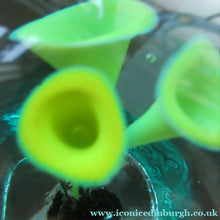 Load image into Gallery viewer, 19th Century Early Victorian Glass Dump with Yellow Flowers
