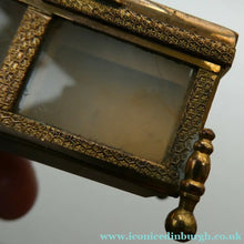 Load image into Gallery viewer, Antique Victorian Agate and Gilt Metal Dual Hinge Stamp Box
