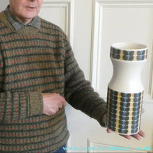Load image into Gallery viewer, 1966 HORNSEA STUDIOCRAFT Geometric Vase. Designed by John Clappison
