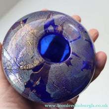 Load image into Gallery viewer, Azurene Vintage 1980s ISLE OF WIGHT Glass Royal Blue and Gold Squat Vase (with label)
