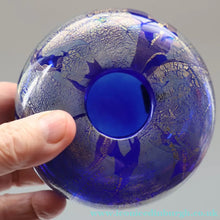 Load image into Gallery viewer, Azurene Vintage 1980s ISLE OF WIGHT Glass Royal Blue and Gold Squat Vase (with label)
