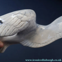 Load image into Gallery viewer, B/ Large Vintage BESWICK Seagull Wall Plaque. Model Number 658/2
