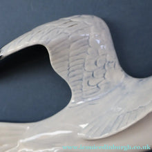 Load image into Gallery viewer, B/ Large Vintage BESWICK Seagull Wall Plaque. Model Number 658/2
