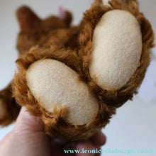 Load image into Gallery viewer, BOXED: Vintage 2004 STEIFF BEAR. Classic Brown Bear with Tags (O38938)
