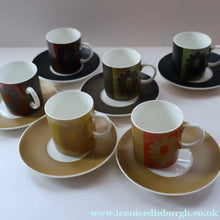 Load image into Gallery viewer, Collectable Susie Cooper CARNABY Daisy Set of Six Coffee Cups and Saucers. Boxed - British Ceramics
