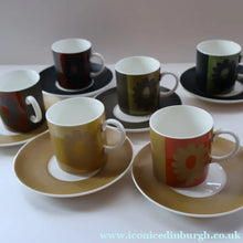 Load image into Gallery viewer, Collectable Susie Cooper CARNABY Daisy Set of Six Coffee Cups and Saucers. Boxed - British Ceramics
