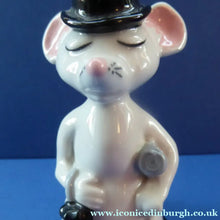 Load image into Gallery viewer, Vintage Wade Ceramic Figurine. ADRUNDEL TOWN MOUSE
