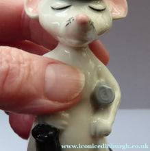 Load image into Gallery viewer, Vintage Wade Ceramic Figurine. ADRUNDEL TOWN MOUSE
