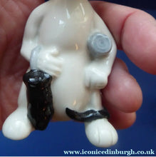 Load image into Gallery viewer, Vintage Wade Ceramic Figurine. ADRUNDEL TOWN MOUSE
