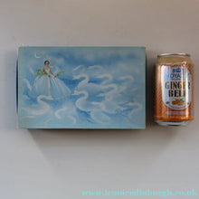 Load image into Gallery viewer, COSMETICS INTEREST. Vintage DUBARRY Lily of the Valley Gift Set. In original presentation box
