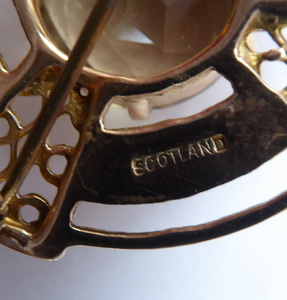 Scottish 9ct Gold Brooch 1960s by Robert Allison