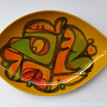 Load image into Gallery viewer, Early 1970s POOLE DELPHIS Shield Dish. Shape No. 21. Signed: CB for Cynthia Bennett
