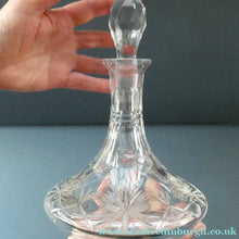 Load image into Gallery viewer, EDINBURGH CRYSTAL. Vintage 1980s Ship's Decanter STAR OF EDINBURGH Pattern. 10 inches
