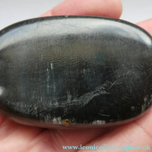 Load image into Gallery viewer, Fine Antique GEORGIAN Scottish Cow Horn Snuff Box with Hinged Lid
