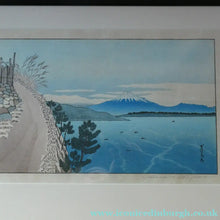 Load image into Gallery viewer, Gihachiro Okuyama (1907 - 1981). Vintage Japanese Woodblock Print of Mount Fuji
