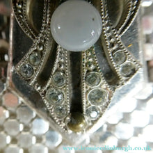 Load image into Gallery viewer, Glittery Vintage SILVER Glomesh Disco Evening Clutch Bag or Purse. Fancy Diamante Clasp Detail
