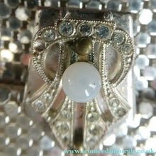 Load image into Gallery viewer, Glittery Vintage SILVER Glomesh Disco Evening Clutch Bag or Purse. Fancy Diamante Clasp Detail
