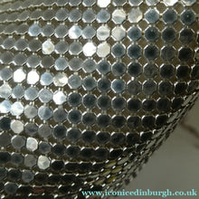 Load image into Gallery viewer, Glittery Vintage SILVER Glomesh Disco Evening Clutch Bag or Purse. Fancy Diamante Clasp Detail
