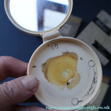 Load image into Gallery viewer, JOB LOT: Three Vintage 1960s Plastic Powder Compacts. Helena Rubinstein Leichner - Vintage Powder Compact
