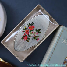 Load image into Gallery viewer, JOB LOT: Three Vintage 1960s Plastic Powder Compacts &amp; Three Little Stratton Boxes. - Vintage Powder Compact
