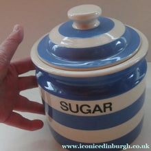 Load image into Gallery viewer, LARGE 1960s Judith Onions TG Green Cornishware Lidded SUGAR Storage Jar. 7 inches
