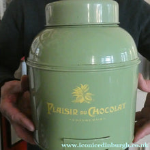 Load image into Gallery viewer, Large SHOP DISPLAY TIN for Plaisir du Chocolat, Edinburgh (A)
