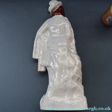 Load image into Gallery viewer, LARGE Genuine Staffordshire Figurine of Robert the Bruce. 15 1/2 inches in height. PERFECT
