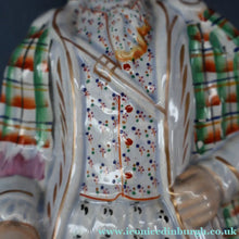 Load image into Gallery viewer, LARGE Genuine Staffordshire Figurine of Robert the Bruce. 15 1/2 inches in height. PERFECT
