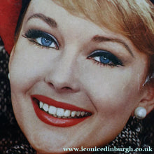 Load image into Gallery viewer, VINTAGE UK Women's Fashion Magazine. HOUSE WIFE. Published March 1962. Good Condition
