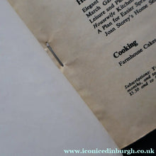 Load image into Gallery viewer, VINTAGE UK Women's Fashion Magazine. HOUSE WIFE. Published March 1962. Good Condition

