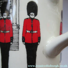 Load image into Gallery viewer, 1980s MIDWINTER POTTERY. Rare LONDON SCENES Mugs. Guardsmen at Buckingham Palace, London
