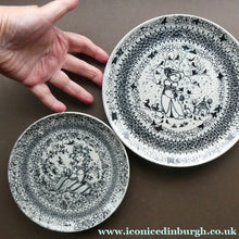 Load image into Gallery viewer, Pair of 1970s Danish Nymolle Bjorn Wiimblad Plates
