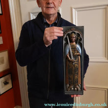 Load image into Gallery viewer, ALPHA STUDIOS. Plaster DANISH ROYALTY Plaques. Rare Vintage 1970s Pair of Medieval Style Wall Plaques
