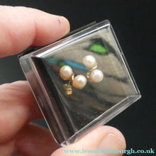 Load image into Gallery viewer, 9ct Gold Stud Earrings with Twin Pearl Inclusions. Stamped 375
