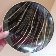 Load image into Gallery viewer, Rare 1950s ARABIA Pottery, FINLAND. Shallow Bowl with Space Age Sgrafitto Design
