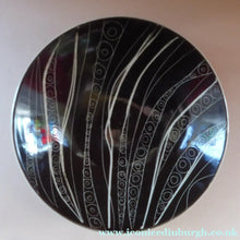 Load image into Gallery viewer, Rare 1950s ARABIA Pottery, FINLAND. Shallow Bowl with Space Age Sgrafitto Design

