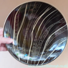 Load image into Gallery viewer, Rare 1950s ARABIA Pottery, FINLAND. Shallow Bowl with Space Age Sgrafitto Design

