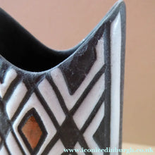 Load image into Gallery viewer, Rare 1950s Michael Andersen TRIBAL HARLEKIN Pattern Vase. Model 5740. Excellent Condition

