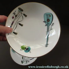 Load image into Gallery viewer, Royal Worcester Shallow Bowl Pudding Bowl 1960s Fiesta Pattern
