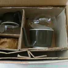 Load image into Gallery viewer,  Vintage 1960s Pyrex Hot Water Set with Heating Tray &amp; Original Box. UNUSE
