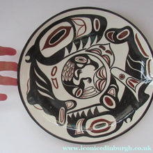 Load image into Gallery viewer, 1970s David Lambert Raven Inside Killer Whales Decorative Plate. Vancouver Canada

