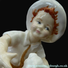 Load image into Gallery viewer, Royal Worcester Figurine SNOWY (variant of September). Modelled by Freda Doughty. No. 3457 PRISTINE
